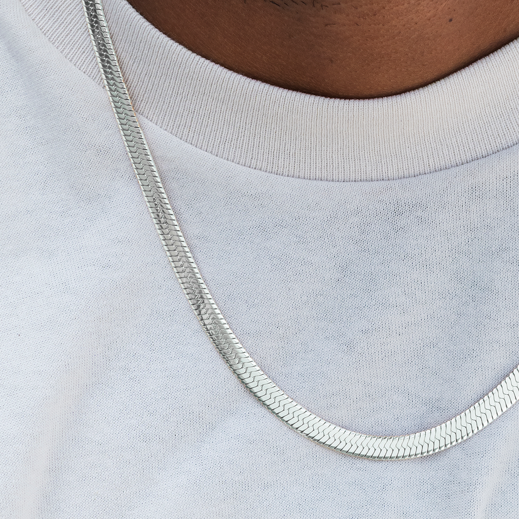 Herringbone Chain in White Gold- 8mm